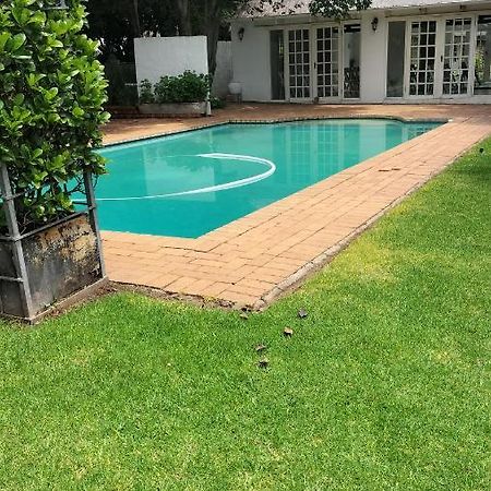 The Hertford Country Hotel Johannesburg Esterno foto