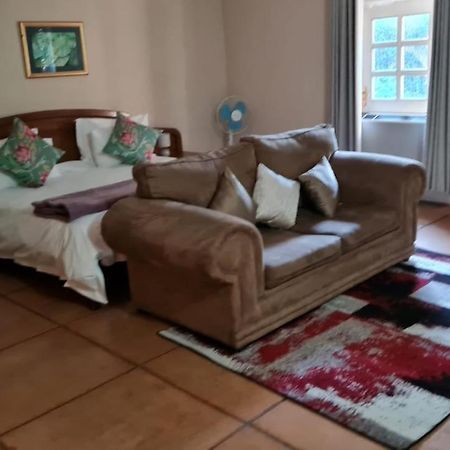 The Hertford Country Hotel Johannesburg Esterno foto