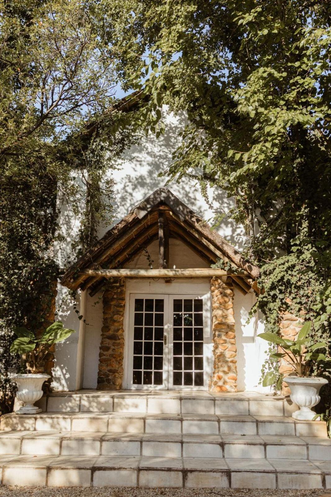 The Hertford Country Hotel Johannesburg Esterno foto
